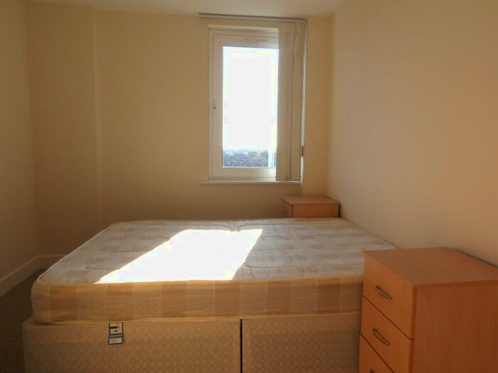2 Bedroom Apartment To Rent In Horizon Building, Southsea, PO4