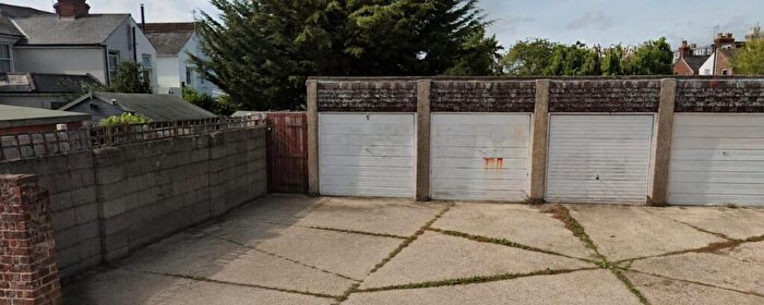 Garage / Parking To Rent In Cherry Orchard Road, Chichester, PO19