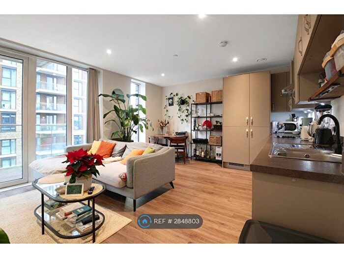 1 Bedroom Flat To Rent In London, London, SE18