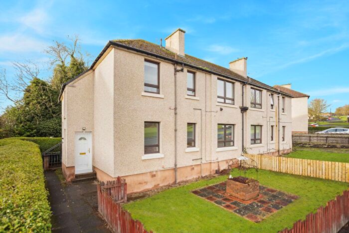 3 Bedroom Flat For Sale In Wyndford Avenue, Uphall, West Lothian, EH52