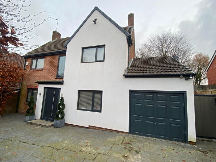 5 Bedroom Detached House For Sale In Chadderton Park Road, Chadderton, OL9