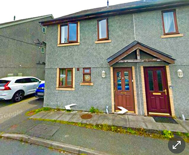 3 Bedroom Semi-Detached House To Rent In Lon Sarnau, Bangor, LL57