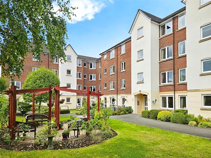 1 Bedroom Flat For Sale In Windsor Way, Aldershot, GU11
