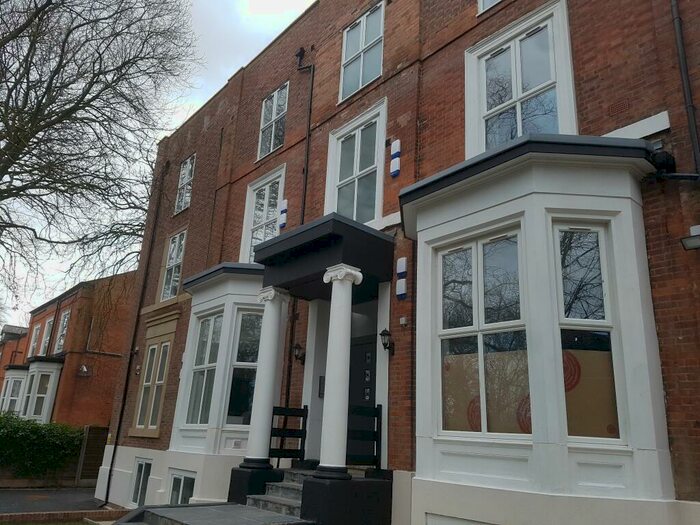 3 Bedroom Apartment To Rent In Flat, Wynnstay Grove, Manchester, M14