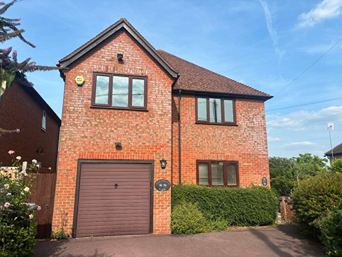 4 Bedroom Detached House For Sale In Oak Tree Road, Marlow, SL7