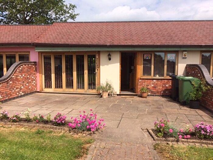 2 Bedroom Property To Rent In Wood Lane, Fairfield, Bromsgrove, B61