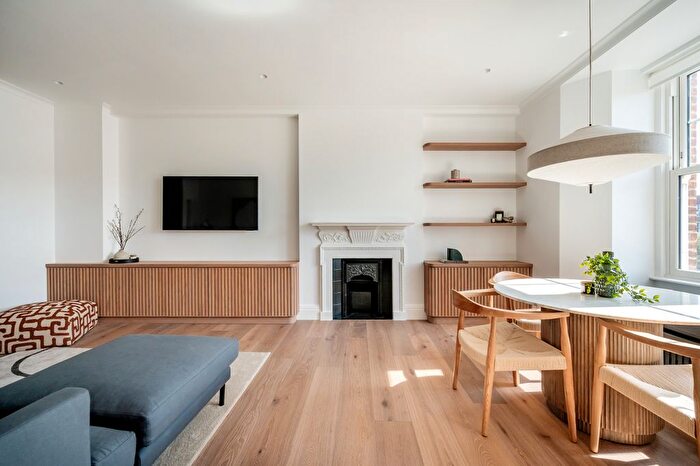 2 Bedroom Flat To Rent In Arundel Mansions, Kelvedon Road, London, SW6