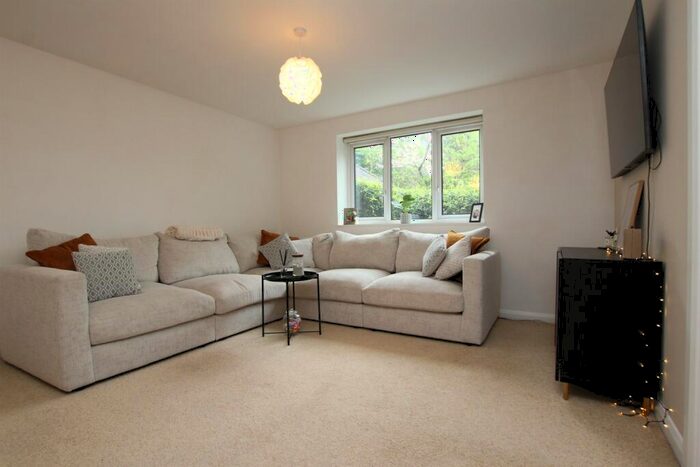 2 Bedroom Apartment To Rent In /Spring Court, West Bridgford, NG2