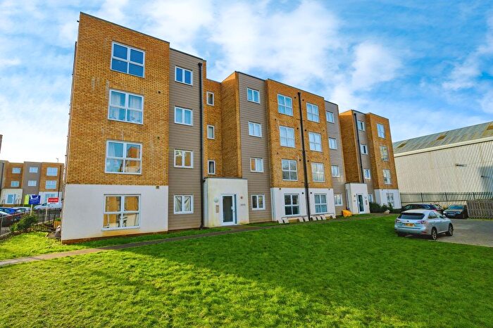 1 Bedroom Flat For Sale In Trilby Court, Bongrace Walk, Luton, Bedfordshire, LU4