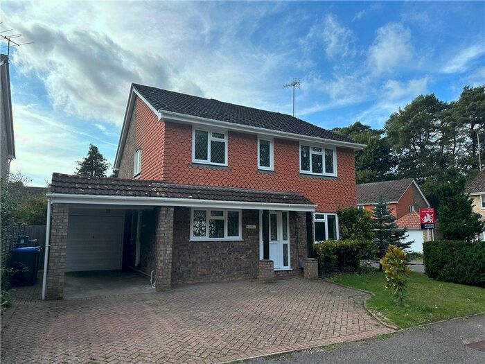 4 Bedroom Detached House To Rent In Hayes Barton, Woking, Surrey, GU22