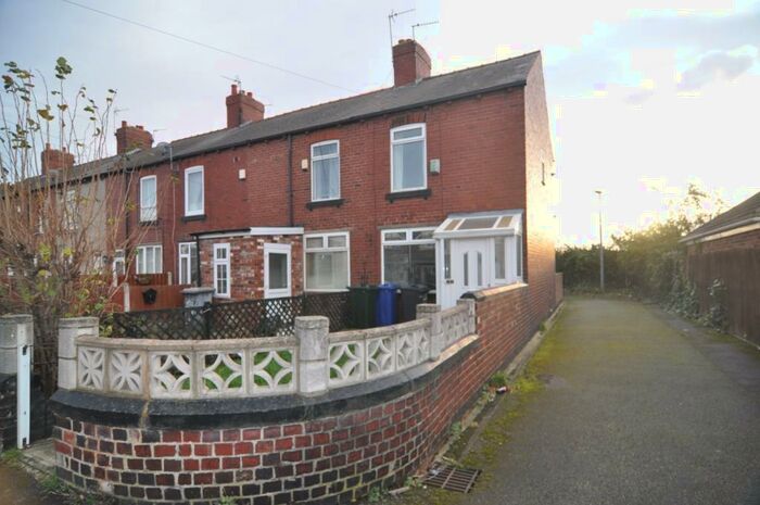 2 Bedroom House To Rent In Cross Street, Great Houghton, S72