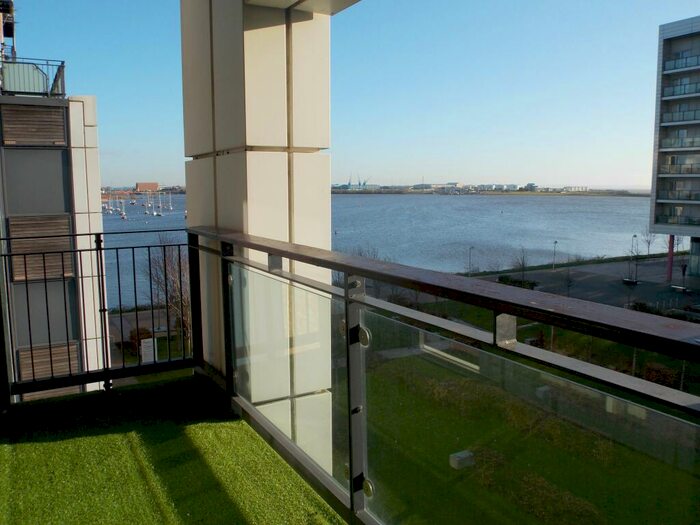 2 Bedroom Flat To Rent In Kilcredaun House, Ferry Court, Cardiff, CF11