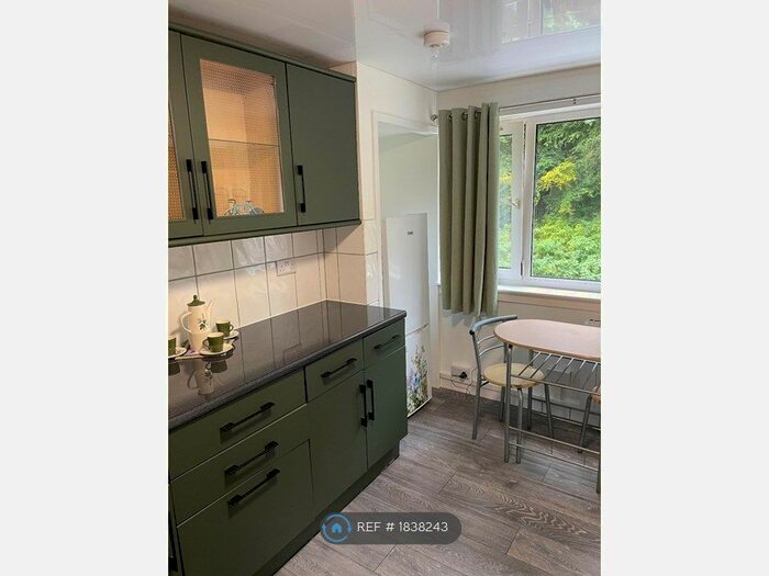 3 Bedroom Flat To Rent In St. Valery Court, Stirling, FK7