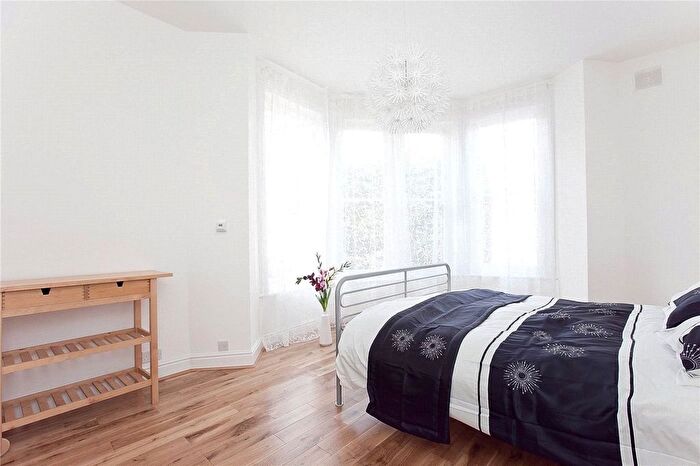 1 Bedroom Flat To Rent In Harold Road, London, N8