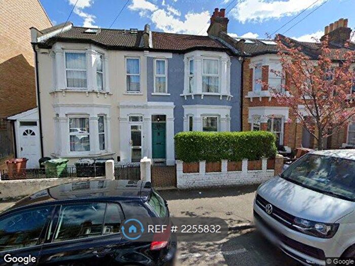 2 Bedroom Flat To Rent In Claude Road, Leyton, E10