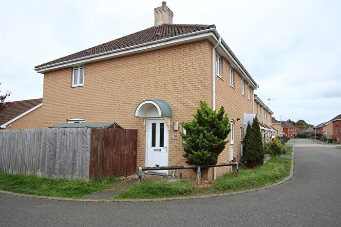 2 Bedroom Semi-Detached House For Sale In Frampton Close, Newmarket, CB8