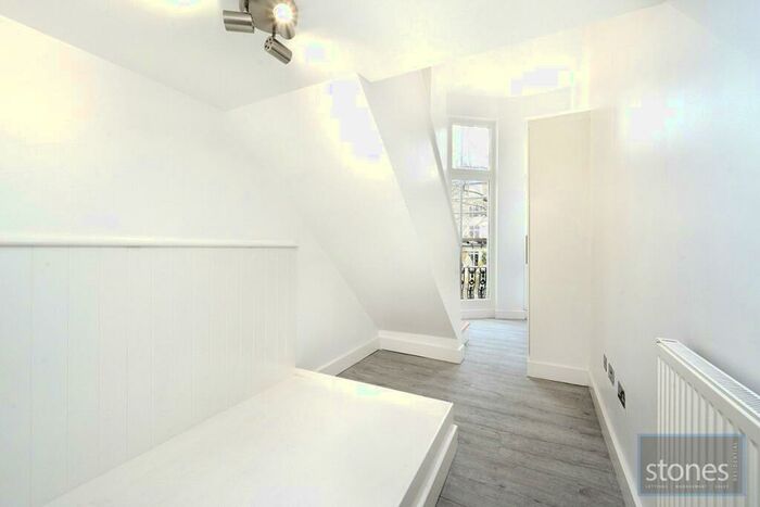 Apartment To Rent In Lancaster Grove, London, NW3