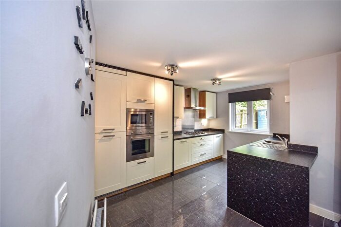 3 Bedroom Town House For Sale In Darwin Avenue, Maidstone, Kent, ME15