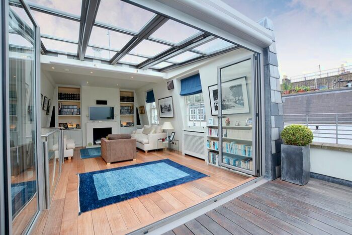 2 Bedroom Mews To Rent In Coleherne Mews, London, SW10