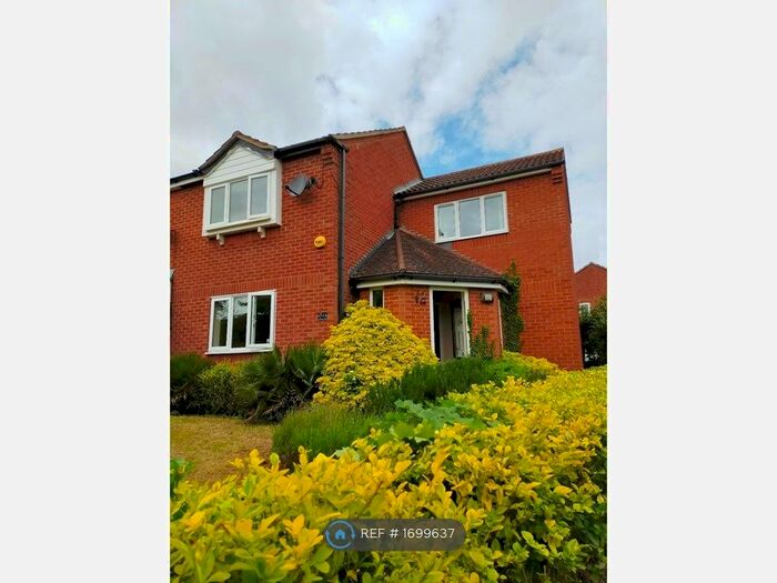3 Bedroom Semi-Detached House To Rent In Milton Keynes, Milton Keynes, MK8