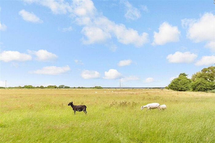 4 Bedroom Detached Bungalow For Sale In Hythe Road, Dymchurch, Romney Marsh, Kent, TN29