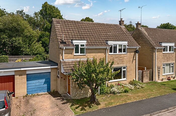 3 Bedroom Link Detached House For Sale In Cherry Tree Drive, Cirencester, Gloucestershire, GL7