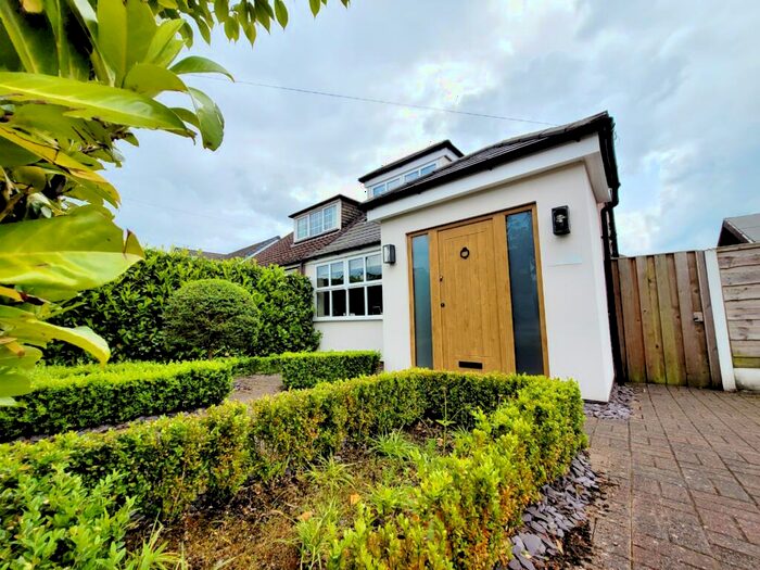 3 Bedroom Semi-Detached House To Rent In Queensway, Worsley, M28