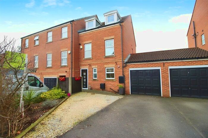 3 Bedroom Semi-Detached House To Rent In Chestnut Crescent, Barnsley, South Yorkshire, S70