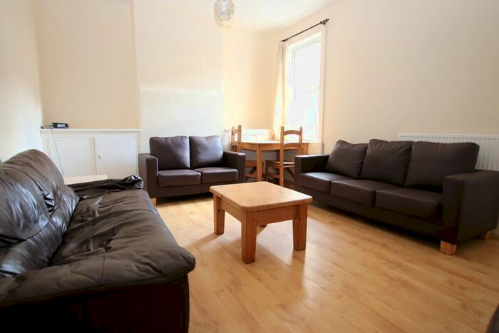 5 Bedroom Terraced House To Rent In Lorne Road, Bath BA2