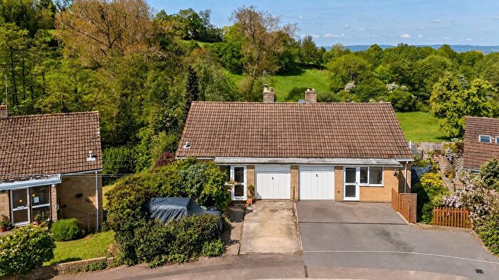 3 Bedroom Semi-Detached House For Sale In Orchard Leaze, Dursley, GL11