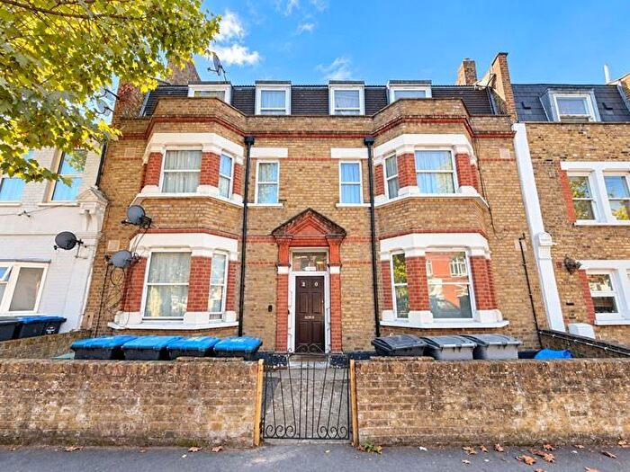 2 Bedroom Flat For Sale In Roundwood Road, London, NW10
