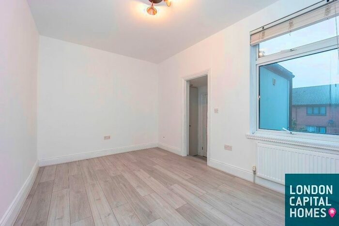 2 Bedroom Flat To Rent In Boxley Street, London, E16