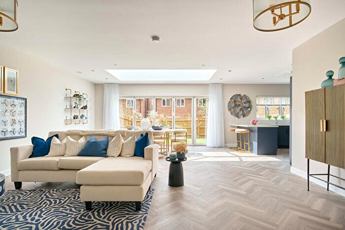 4 Bedroom Detached House For Sale In Kings Ride, Ascot, Berkshire, SL5