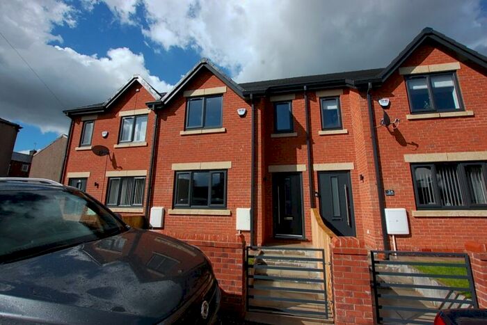 3 Bedroom Terraced House To Rent In King Albert Street, Shaw, Oldham, OL2