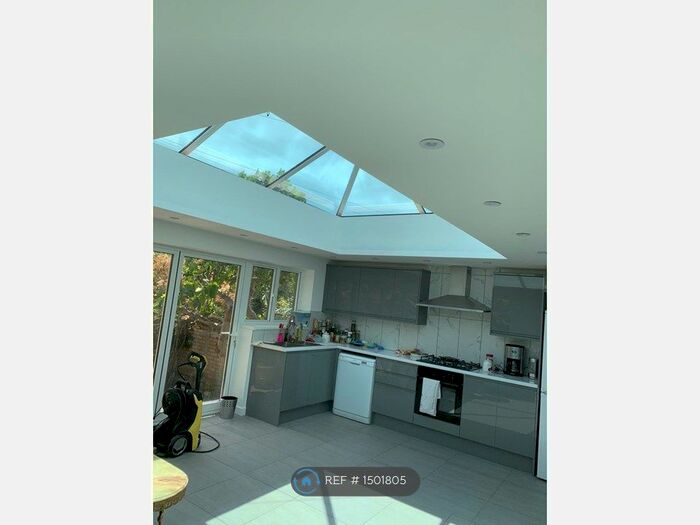 1 Bedroom Semi-Detached House To Rent In Rendlesham Road, London, EN2