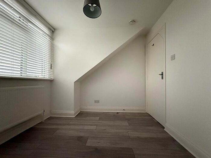 1 Bedroom Flat To Rent In Seven Sisters Road, London, N4