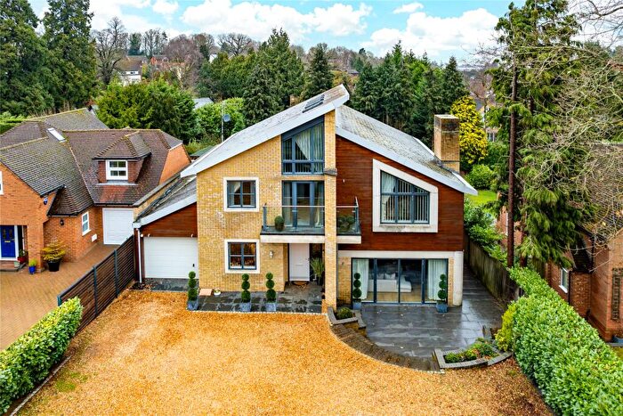 4 Bedroom Detached House For Sale In Mentone Avenue, Aspley Guise, Milton Keynes, Bedfordshire, MK17