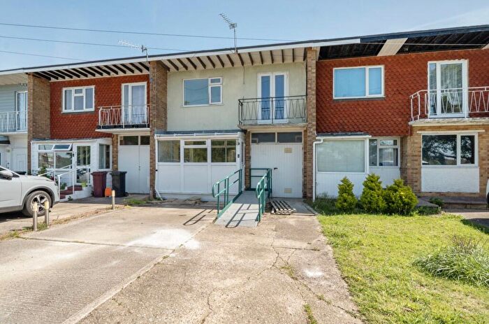 3 Bedroom Terraced House For Sale In East Beach Road, Selsey, PO20
