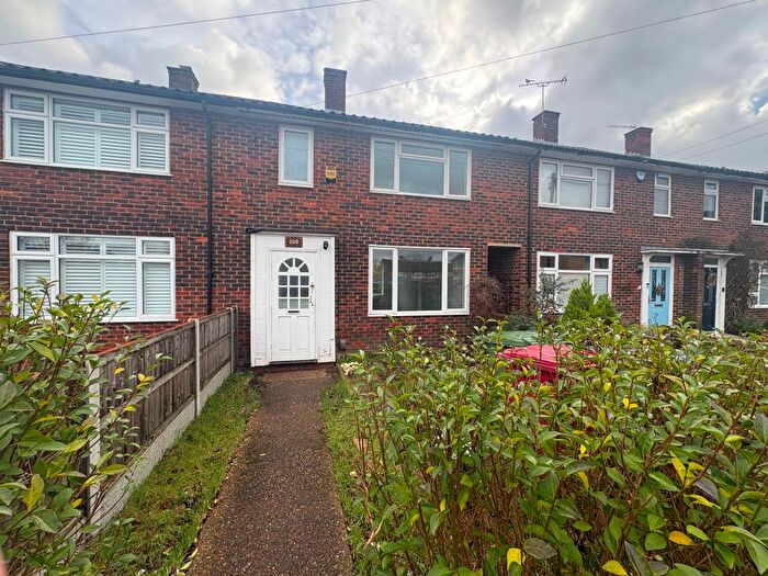 3 Bedroom Terraced House For Sale In Long Furlong Drive, Slough, SL2