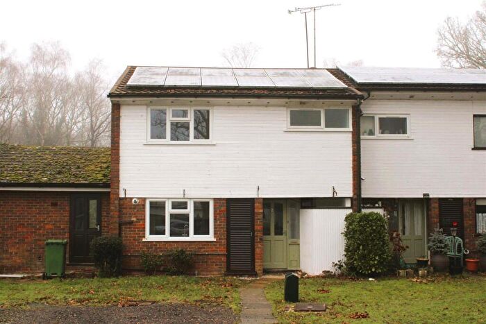 3 Bedroom Semi Detached House To Rent In Brickyard Copse, RH5