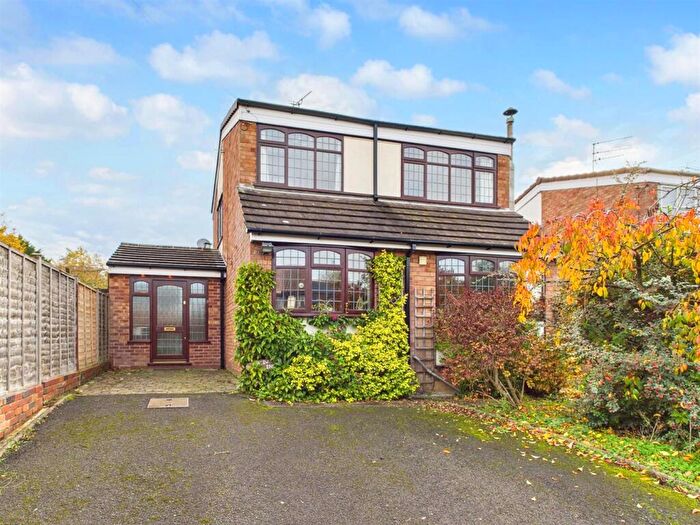 3 Bedroom Detached House For Sale In Six Ashes Road, Bobbington, Stourbridge, DY7
