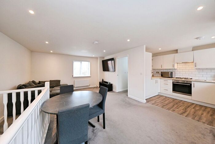 2 Bedroom Flat For Sale In Withnall Close, Gedling, Nottingham, Nottinghamshire, NG4