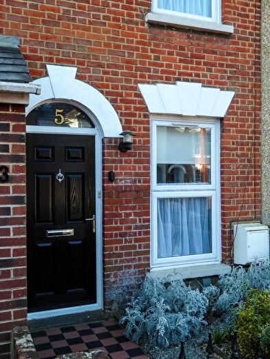 2 Bedroom Terraced House To Rent In Park Street, SP1