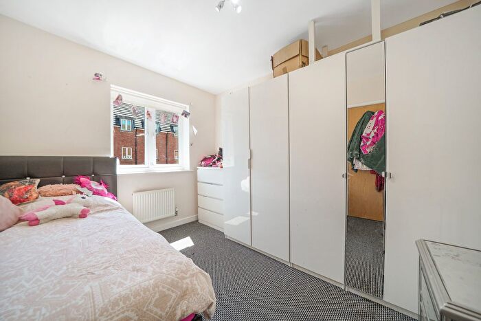 4 Bedroom Flat To Rent In Academy Place, Isleworth, TW7