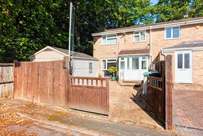 3 Bedroom End Of Terrace House For Sale In Lordswood, Southampton, SO16