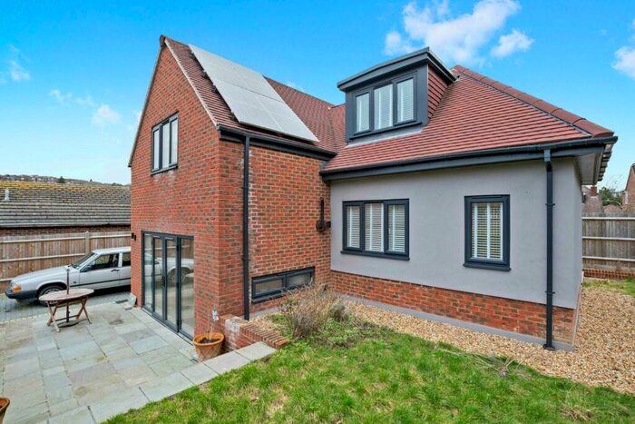 2 Bedroom House To Rent In Ridgeside Avenue, Brighton, BN1