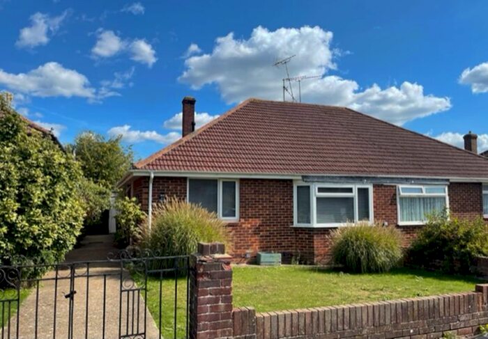2 Bedroom Semi-Detached Bungalow To Rent In Springfield Close, Bedhampton, Havant, PO9