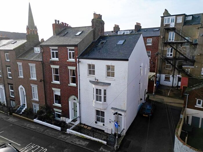 2 Bedroom Flat For Sale In B Wellington Terrace, Whitby, YO21