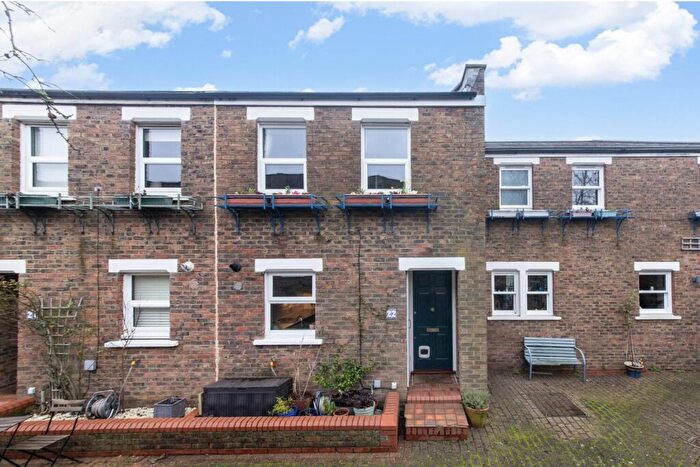 2 Bedroom Terraced House For Sale In Chichester Mews, West Norwood, London, SE27