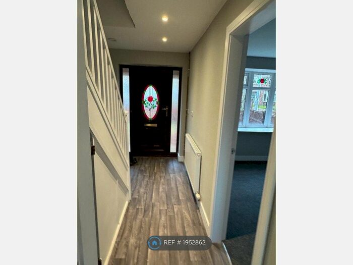 3 Bedroom Semi-Detached House To Rent In Brewster Avenue, Immingham, DN40